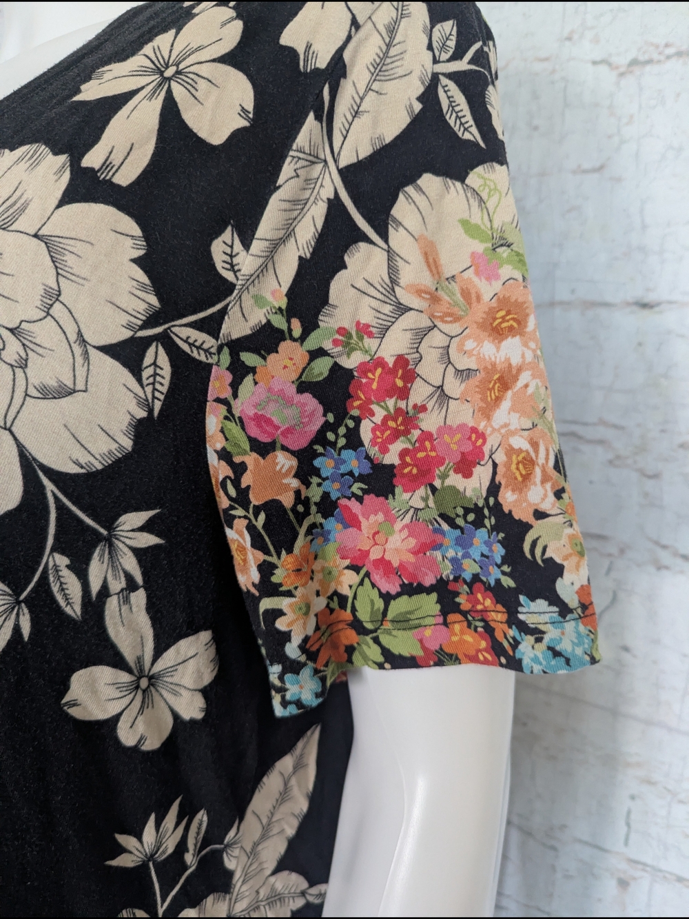 Johnny Was Black V-Neck Floral Short Sleeve Top - Picture 3 of 7